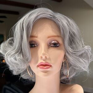 HAIR, 13” Loose Curls Bob, Free Part, Silver/Gray
